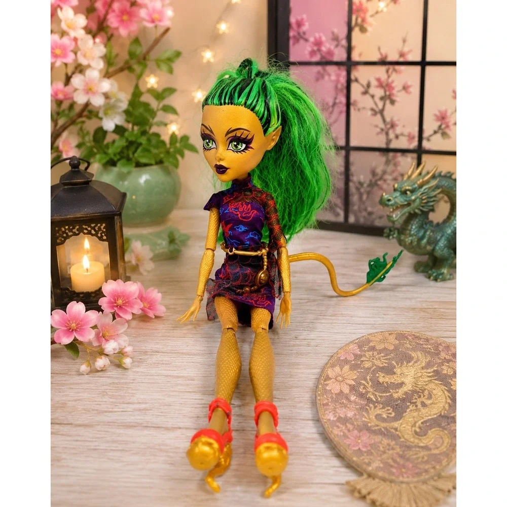 Monster High Scaris City of Frights Jinafire Long Doll Whimsical
